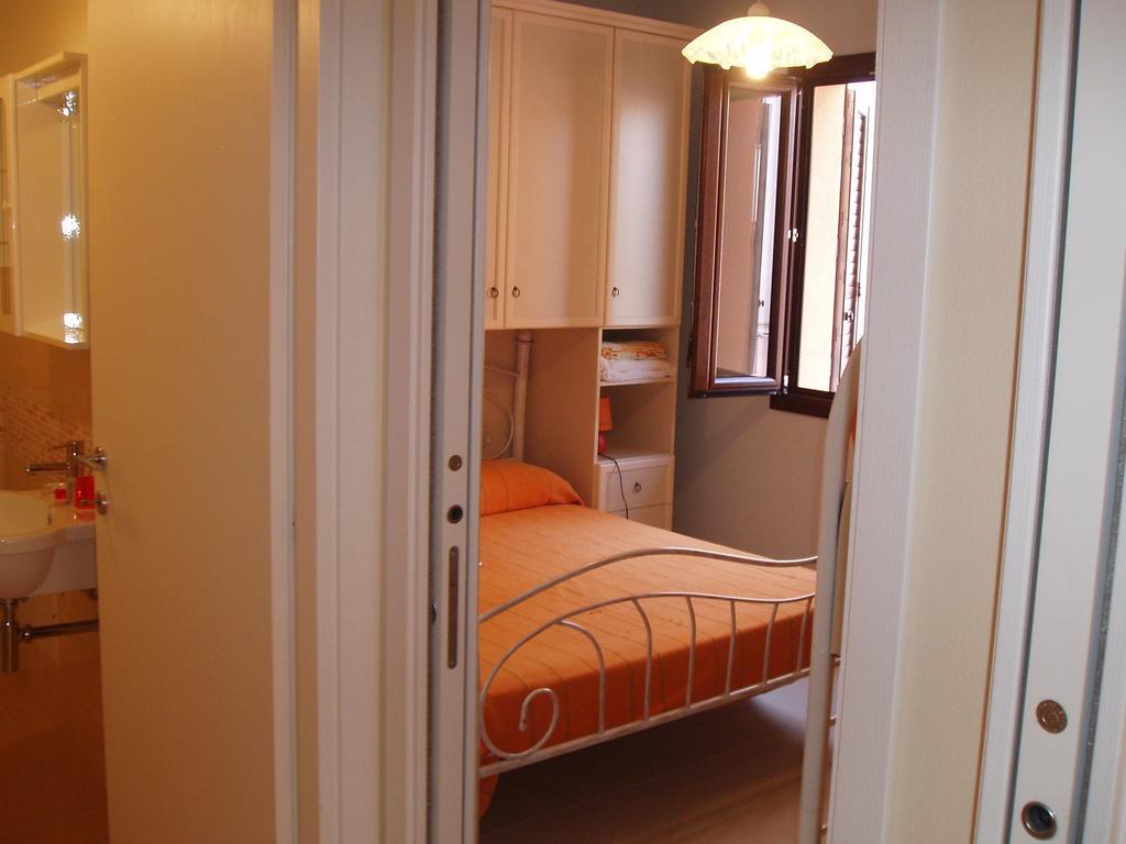 Villa Il Girasole SantʼAntìoco Zimmer foto
